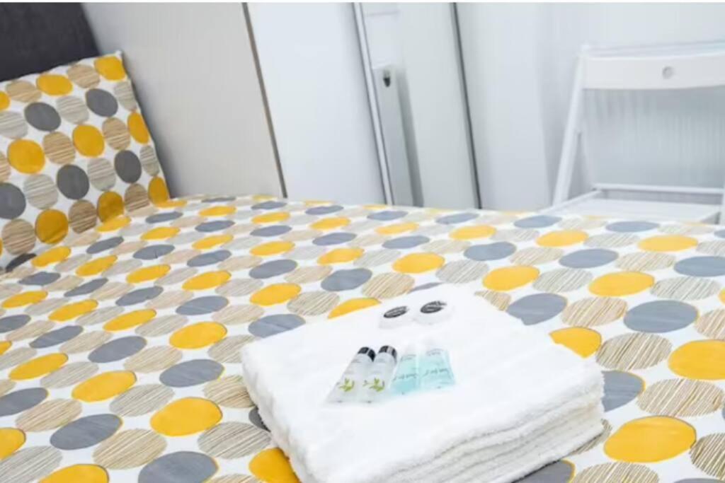 Boutique Modern Hotel Room For Two Near Tube And Bus Stations 伦敦 外观 照片